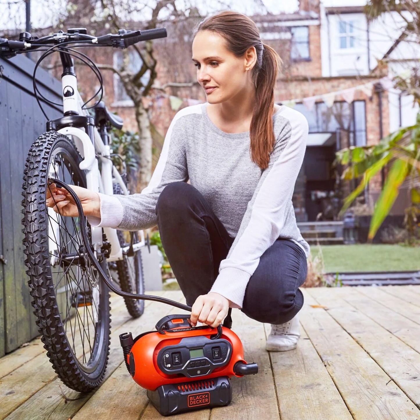 Compressore Portatile Black+Decker BDCINF18N-QS 18V