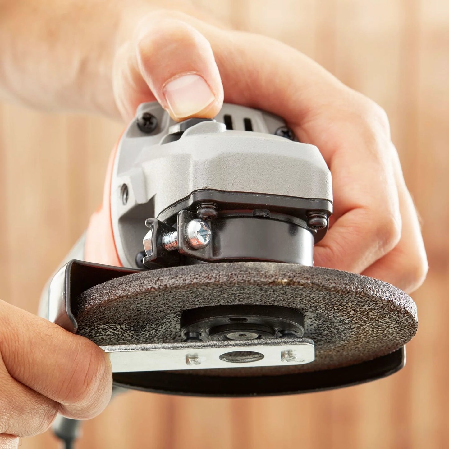 Smerigliatrice angolare Black+Decker BEG010-QS 710W