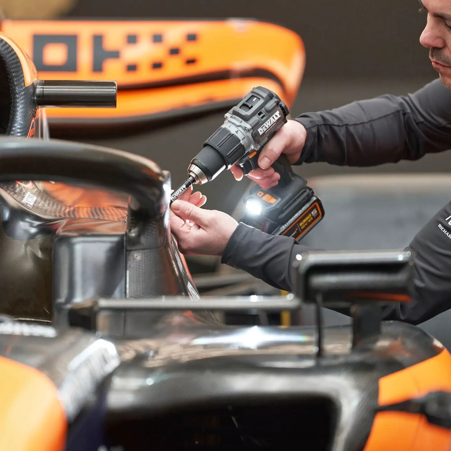 Kit Combo Dewalt McLaren DCK200MP2T-QW 18V 5Ah